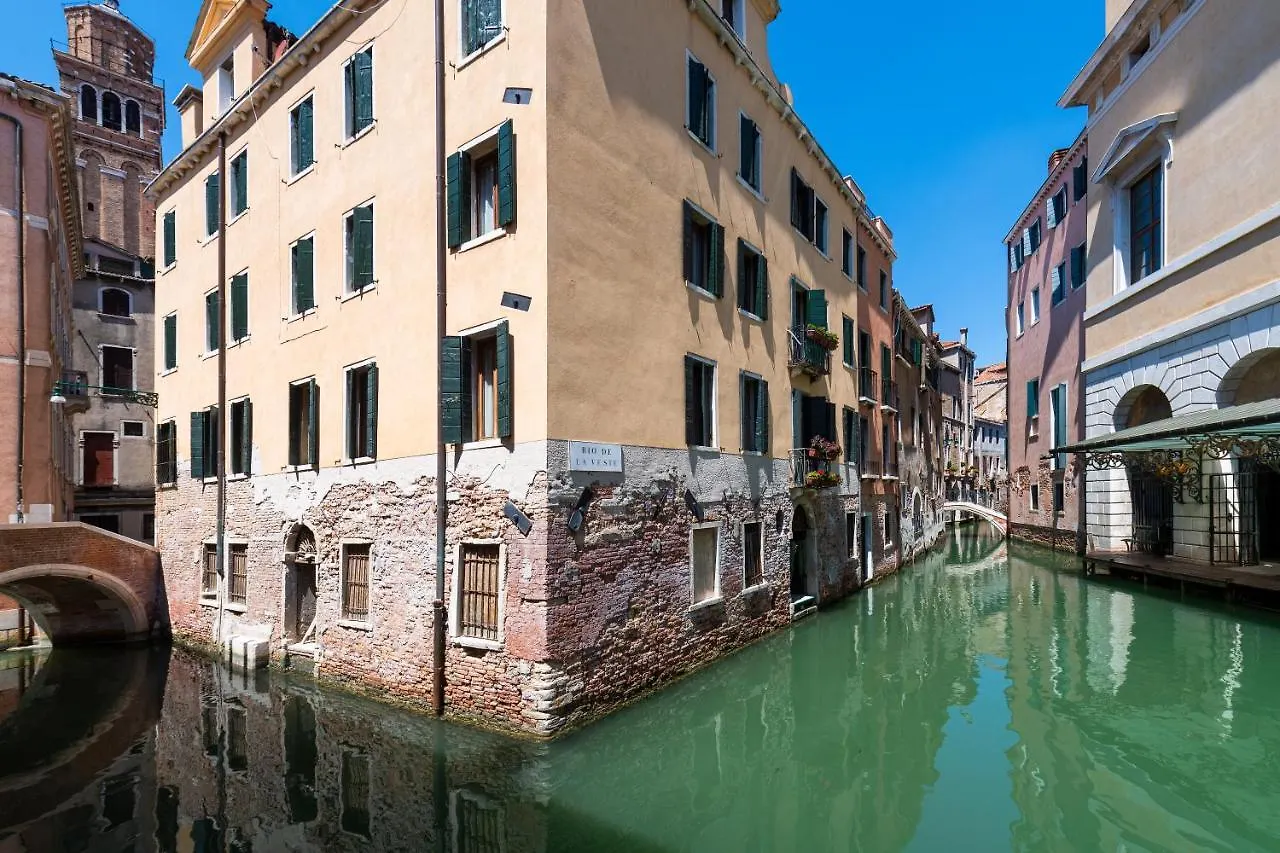 ** Guest house Domus Superior Hotel Venice Italy