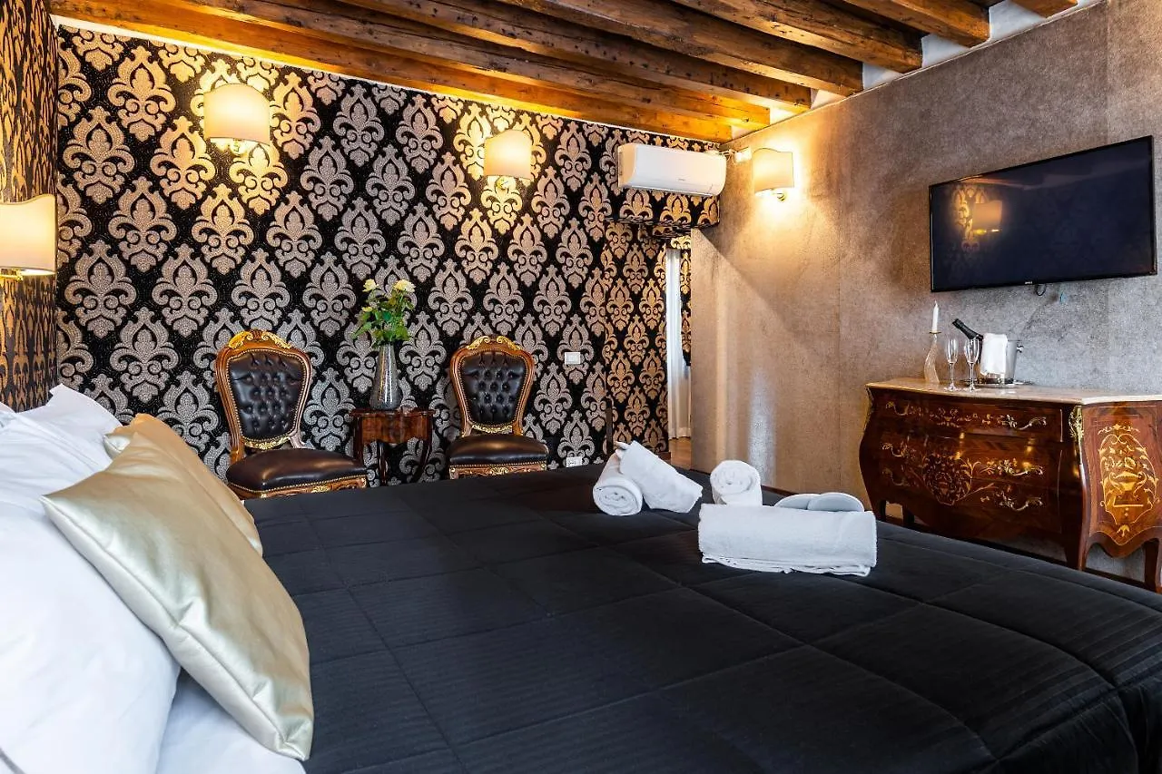 Domus Superior Hotel Venice Italy