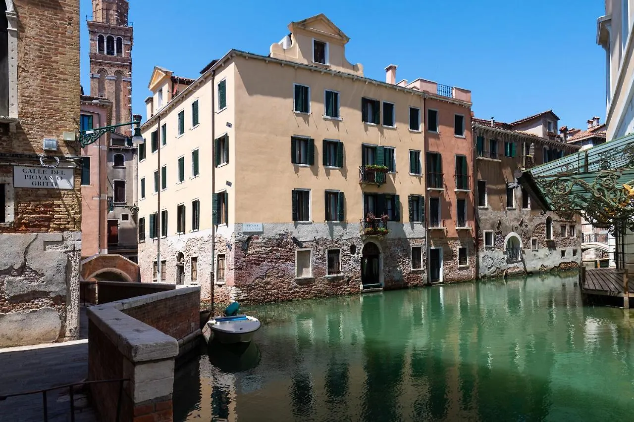 Domus Superior Hotel Venice Guest house