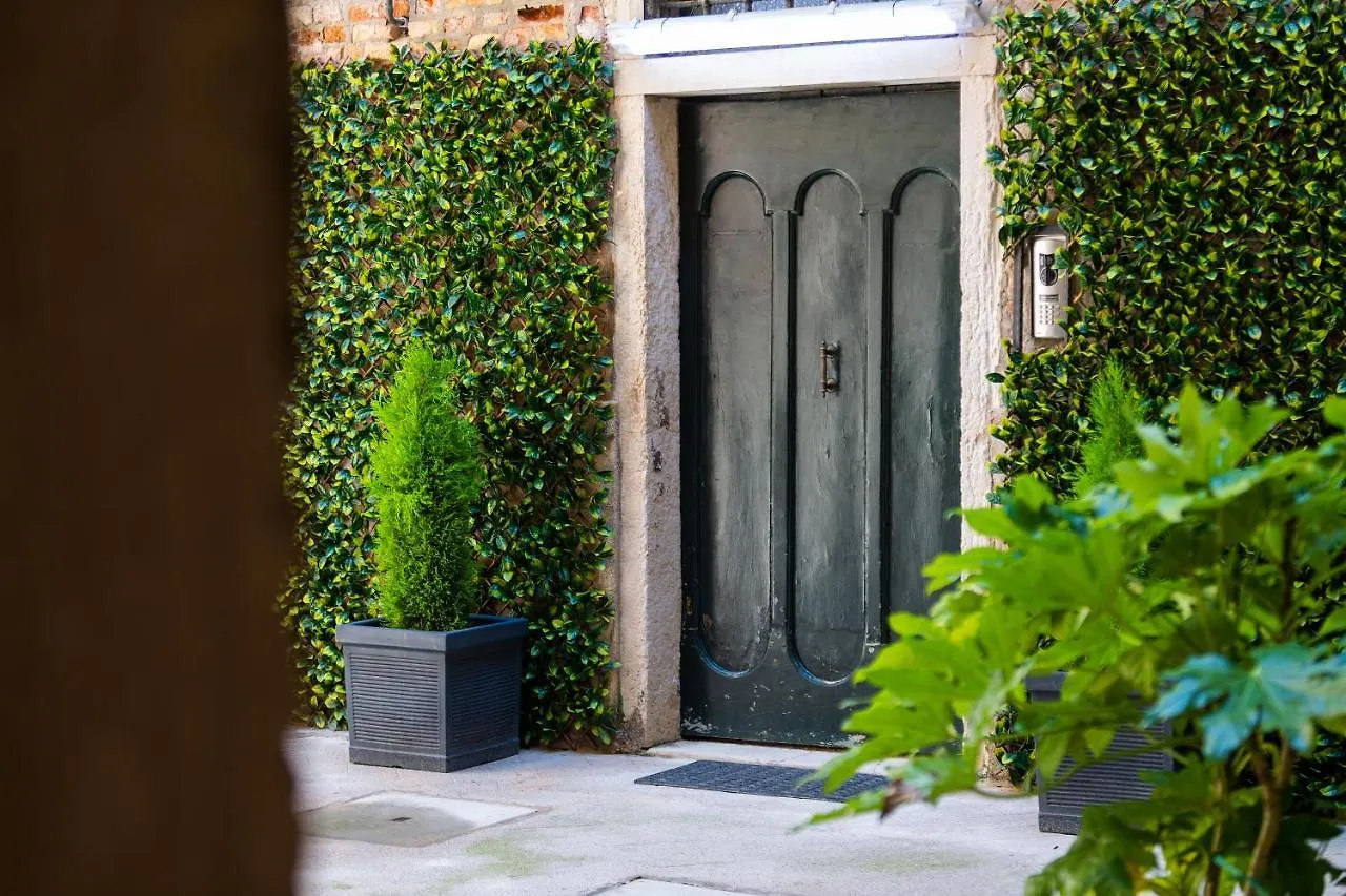Domus Superior Hotel Venice Italy