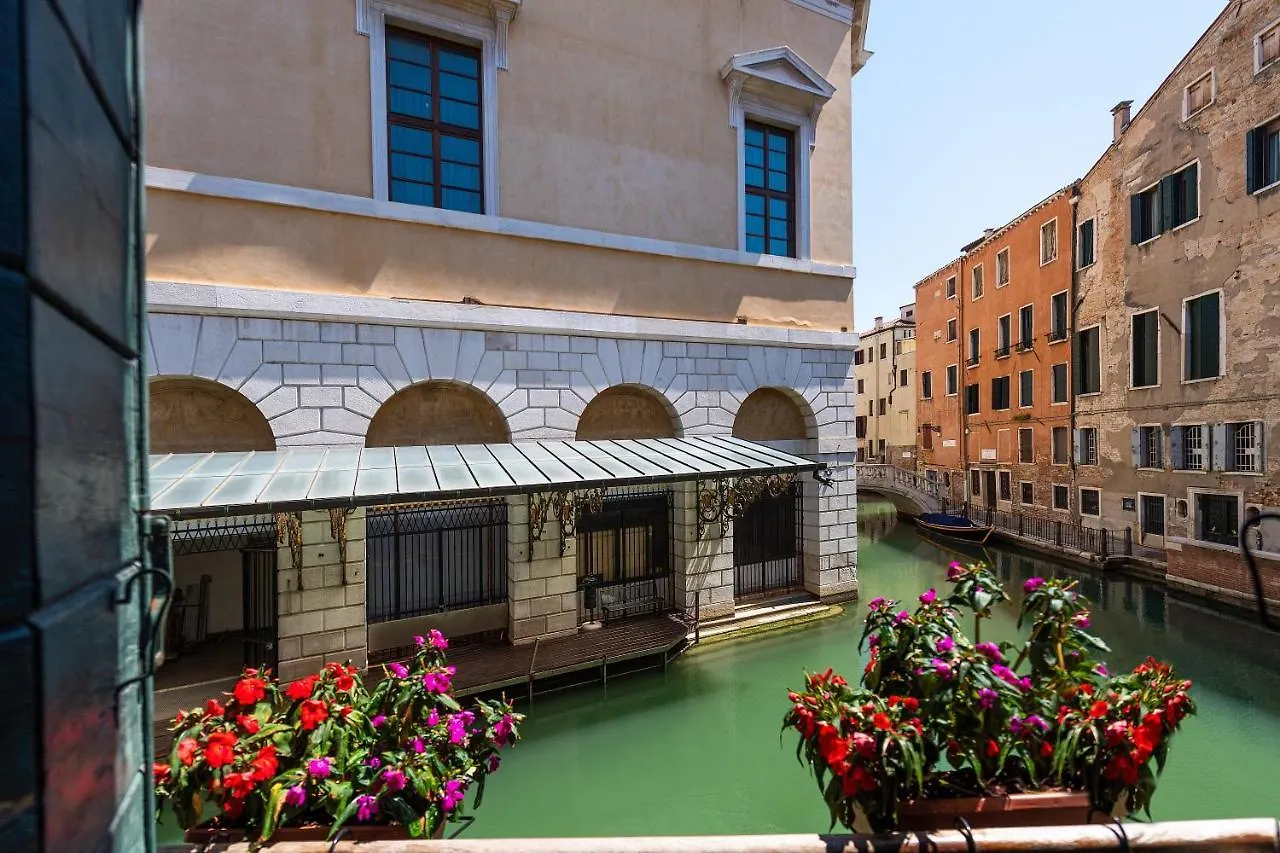 Domus Superior Hotel Venice Guest house
