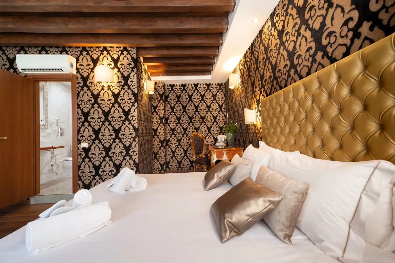 Domus Superior Hotel Venice Italy